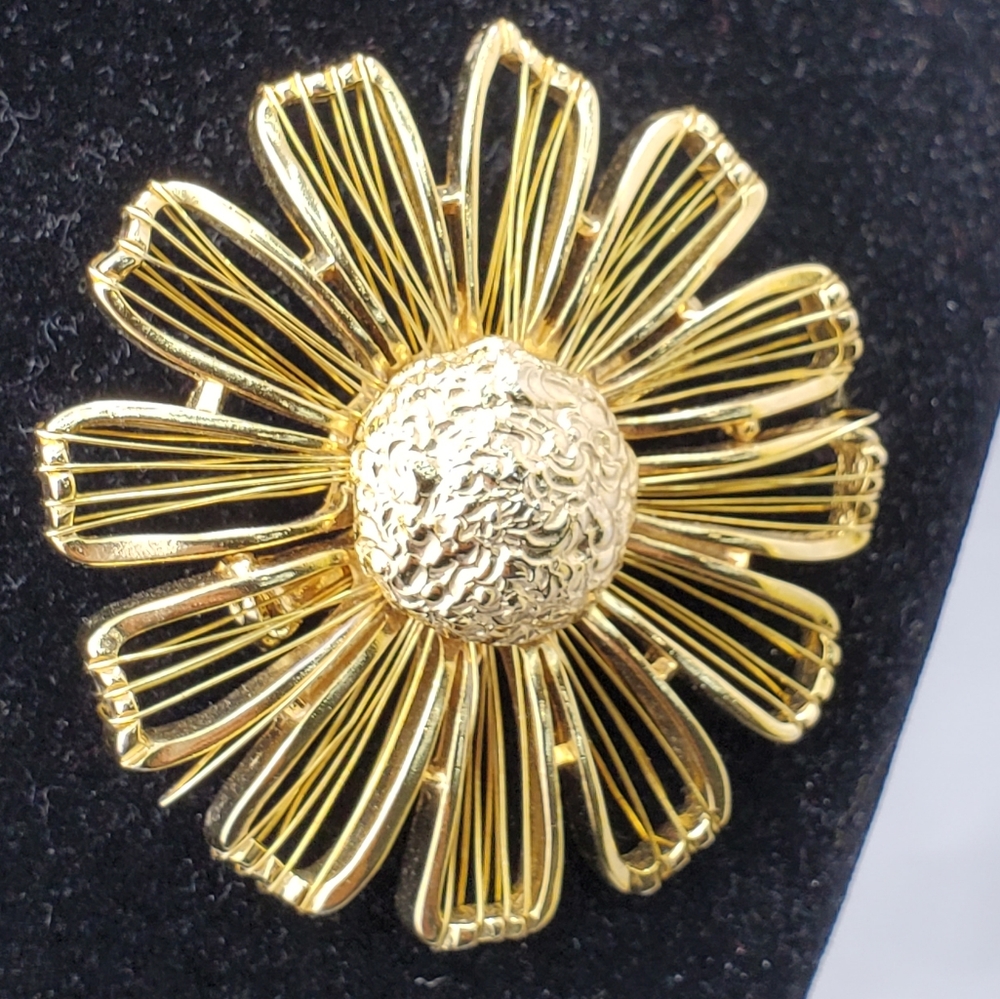 M.J. Ent. Flower Power Gold-tone Metal Brooch Pin - Picture 6 of 11